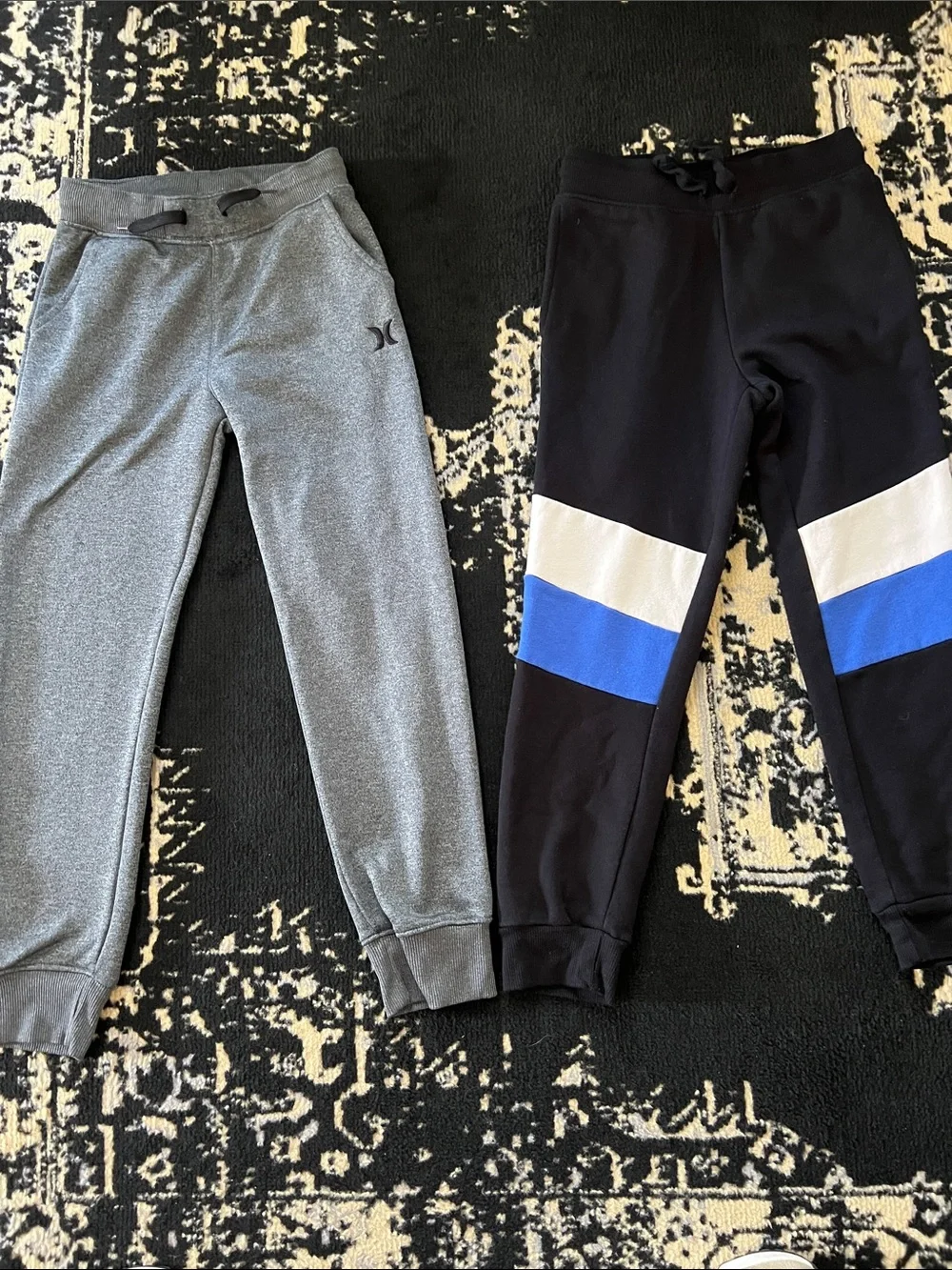 Boys 2 pc sweatpant bundle Hurley/children’s place size 7/8